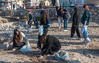 Kuşadası’nda Sökeli öğrencilerden çevreci...