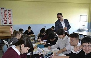 Sultanhisar Kaymakamı Ateş, öğrencilerle bir araya...