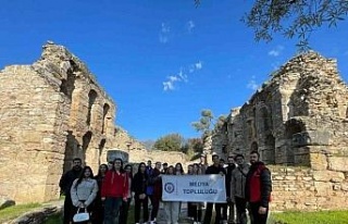 Üniversite öğrencilerine kültür gezisi