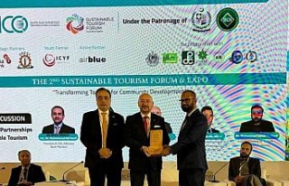 Başkan Ülken, Pakistan’da AYTO’yu temsil etti