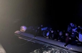 Didim açıklarında 25 düzensiz göçmen kurtarıldı