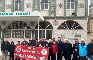 Efeler’de her yaştan vatandaş sabah namazında...