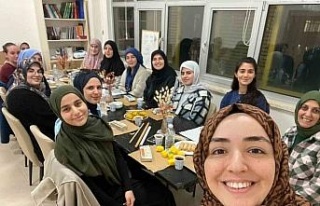 Hem konaklıyorlar hem açılan kurslarla kendilerini...