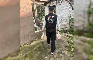 Koçarlı’da ihtiyaç sahiplerine sıcak yemek ve...