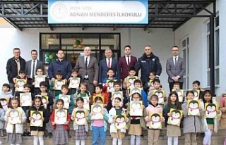 Köşk’te öğrencilerin yarıyıl karnelerini Kaymakam...