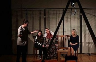 Nazilli HEM tiyatro ekibinin oyunu beğenildi