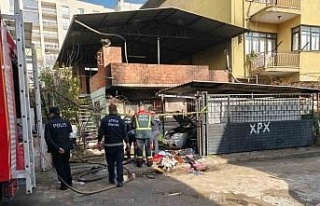 Önce arabasını ve evini yaktı, sonra silahla kendisine...