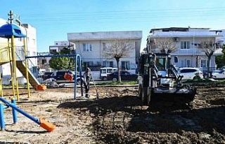 Söke Belediyesi parkları yenilemeye devam ediyor