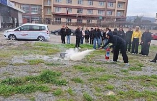 Üniversite öğrencilerine temel yangın eğitimi