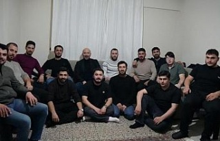 Başkan Arıkan sahurda gençlerle buluştu, kendi...