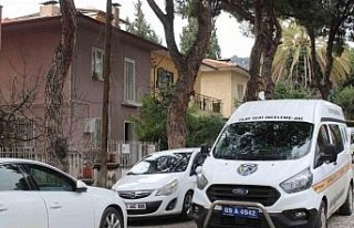 Bıçaklanarak öldürülen yaşlı çiftin evinde...