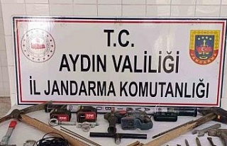 Çine’de kaçak kazıya jandarmadan suçüstü operasyon:...
