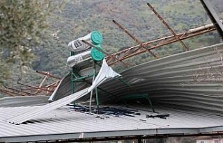 Fırtına yıktı geçti