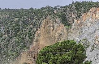 Söke’de dağdan akan sular adeta şelaleye döndü