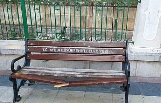 Banklar ve sokaklar duyarsız vatandaşların hedefi...