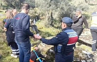 Kayalıktan düşen kadın ekiplerin çalışması...