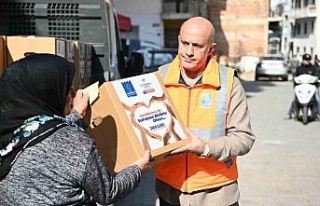 Kuşadası Belediyesi’nden 3 bin 500 aileye Ramazan...