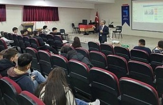 Liseli gençlere kariyer desteği