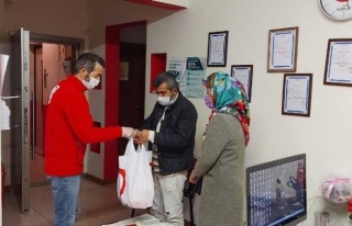 Bağışlanan Deve Eti, İhtiyaç Sahiplerine Dağıtıldı...