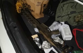 Bekçiler, 4 Aranan Şahıs Yakaladı, 3 Silah Ele...