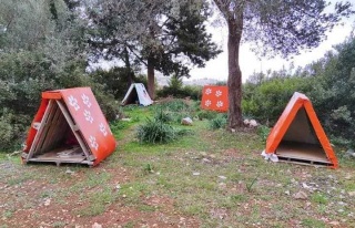 Didim’De, Patili Dostlara Kulübe Bırakıldı 