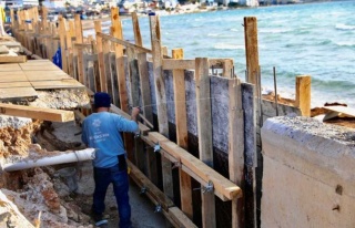 Didim’De Belediye Ekiplerinden Yeni Yıl Mesaisi...