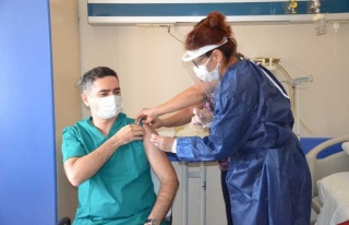 Didim’De Hastane Çalışanları Kovid -19 Aşısı...