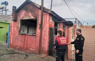 Evini Ateşe Verip, Kaçtı 