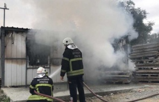 İnşaat Konteyneri Alev Alev Yandı 