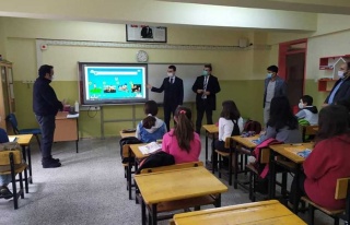 Kaymakam Alpay Ders Başı Yapan Öğrencileri Ziyaret...