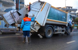 Kuşadası Belediyesi Ekipleri, Daha Temiz Bir Kuşadası...