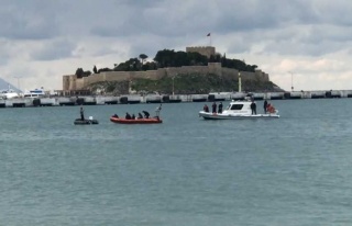 Kuşadası Körfezi’Ndeki Tatbikat Gerçeğini Aratmadı...