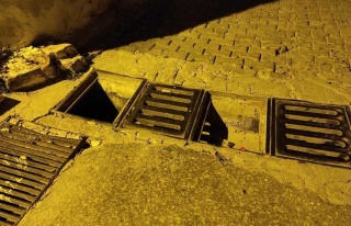 Kuşadası’Nda Hırsızlar Demir Izgaraları Çaldı...