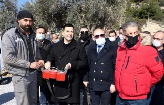 Kuşadası’Nda Taziye Evi Ve Park Alanının Temeli...