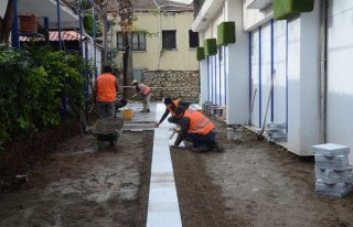 Kuşadası’Nın Turistik Çarşıları Doğal Taşlar...
