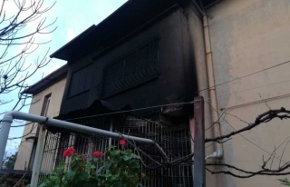 Yangında Ev Küle Döndü, Bir Kişi Yaralandı 