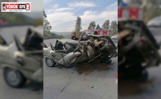 Renault otomobil kağıt gibi ezildi: 1 yaralı