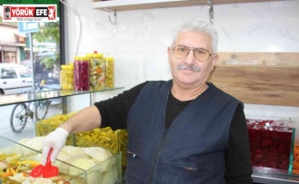 55 yıllık turşu ustası, Yeşilçam’a da konu olan ’sirkeyle mi limonla mı’ tartışmasına son verdi