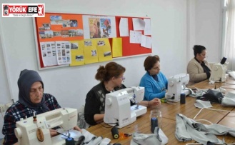 Didim’de misafir edilen depremzede çocuklara eşofman desteği