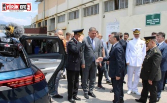 Vali Aksoy, makam aracı TOGG ile ilk resmi törene katıldı