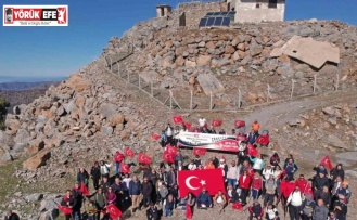 Efeler, cumhuriyet için yürüdü
