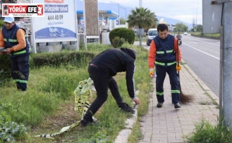 Nazilli Belediyesi’nden karayolunda temizlik çalışması