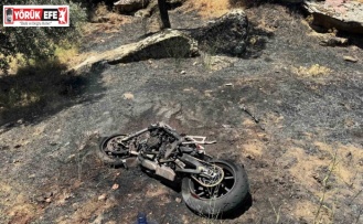 Kaza sonrası çıkan yangın, yol kenarına bırakılan su bidonlarıyla söndürüldü
