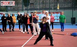 Kuşadası’nda kadınlara ‘Yakın Savunma Teknikleri’ eğitimi verildi