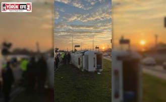 Portakal işçilerini taşıyan minibüs devrildi: 16 yaralı