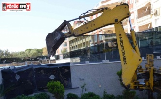 Didim’de “İkiz kulelerin” izinsiz yapılarında yıkıma başlandı