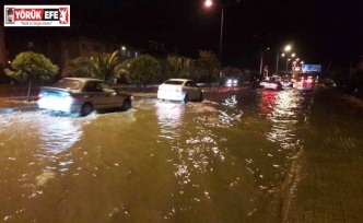 Söke’de sağnak yağmur sonrası sel meydana geldi