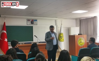 Tarihçi yazar Hayati İnanç mezun olduğu Aydın Lisesi’ndeki ’Kariyer Günleri’ne konuk oldu