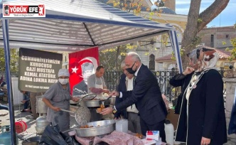 AK Parti Efeler İlçe Başkanlığından 10 Kasım dolayısıyla lokma hayrı