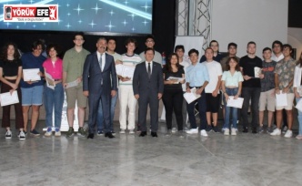 Efeler’de YKS’de dereceye giren öğrenciler ödüllendirildi